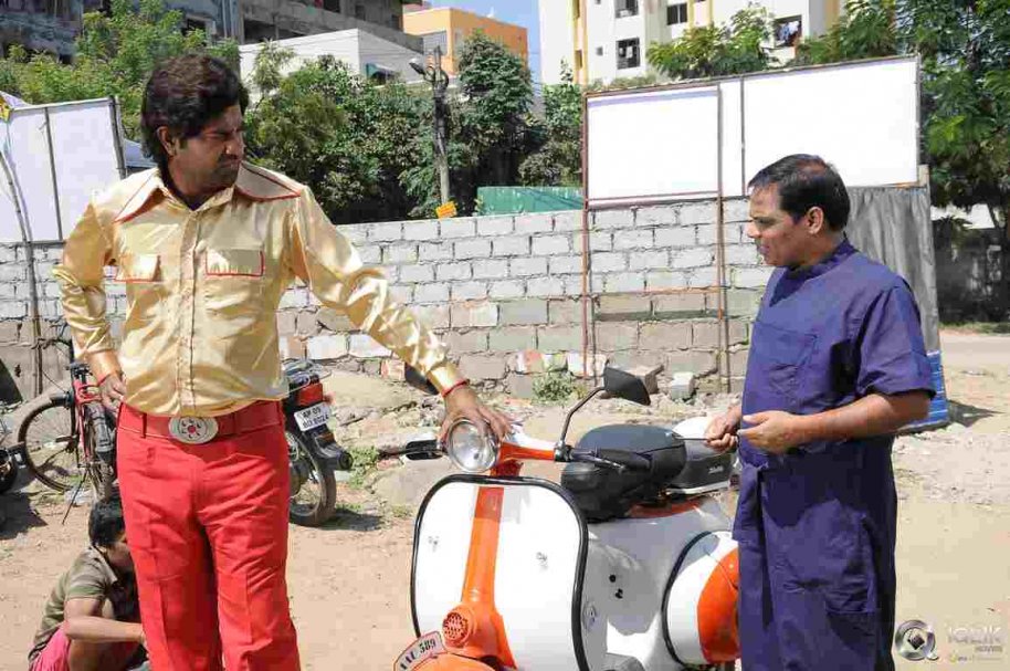 Athadu Aame O Scooter